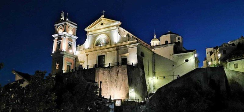 Cosa vedere a Maiori, Campania Italy, in 1 giorno 10 chiesa storica