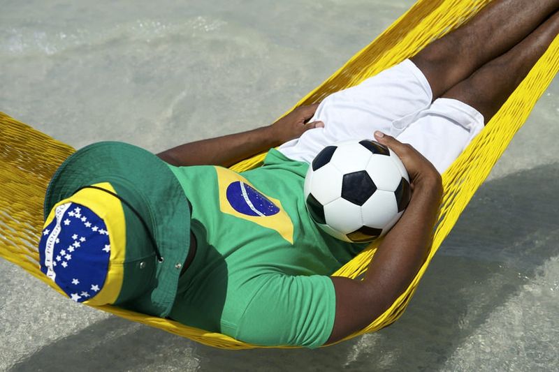 Cosa fa un calciatore nella vita privata: passione auto? 2 Cosa fa un calciatore nella vita privata: Cosa fa un calciatore nella sua vita privata?