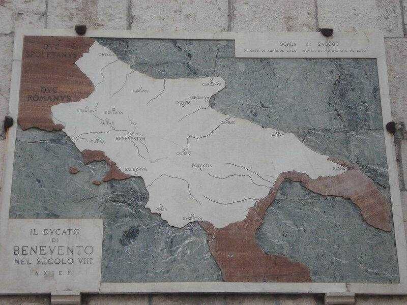 Cartina storica del Benevento nel 1700, evidenziando i confini e le città principali, parte degli appunti sul blog dedicati alla storia locale e alla storia dell'architettura del sud Italia.