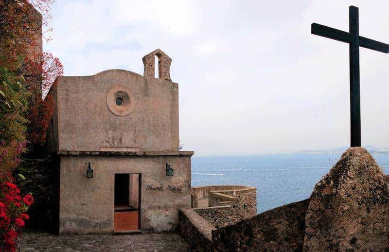 Castello Aragonese Ischia: cosa vedere in 2 ore 13 Chiesa della Madonna delle Grazie