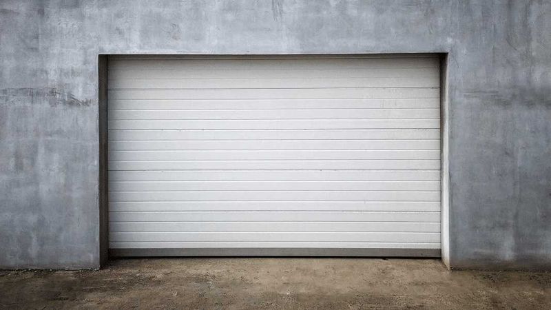 Porte del garage: Guida per prolungare la loro durata di funzionamento 2 Porte del garage: Guida per prolungare la loro durata di funzionamento