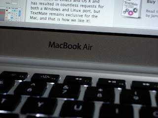 MacBook Air computer piccolo, la tastiera retroilluminata vista da vicino