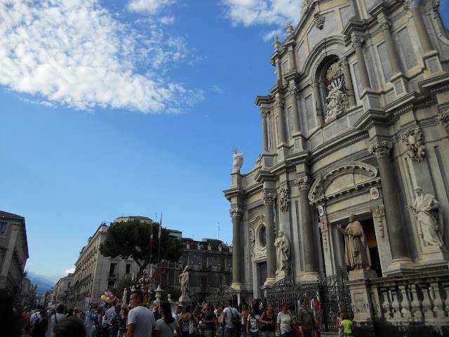 Catania, gita di un giorno percorrendo una sola strada Catania, gita di un giorno percorrendo una sola strada