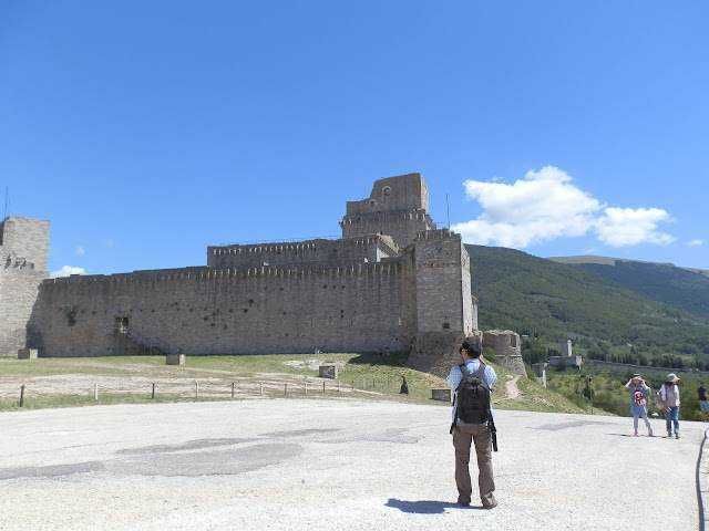 Castello medievale con mura antiche 