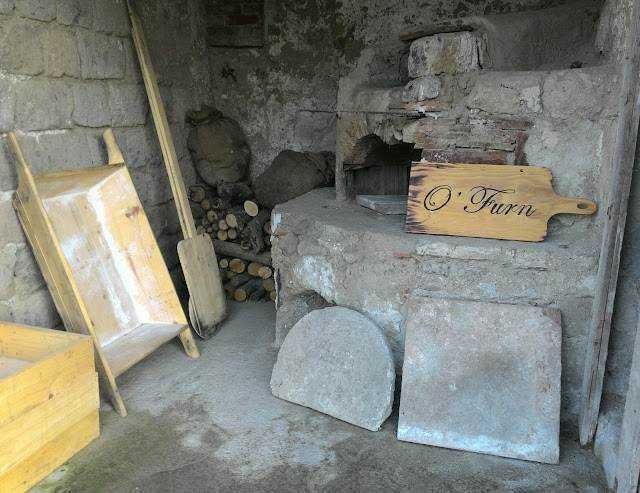 Sorrento, Villa Fiorentino, panificio nel giardino