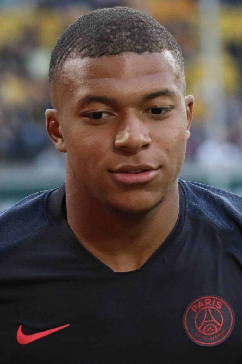 DreamTeam: Le superstar del calcio si riuniscono! Olimpiadi 2024 2 DreamTeam: Le superstar del calcio si riuniscono per le Olimpiadi del 2024