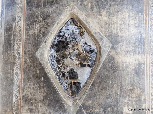 Pompei tour e curiosità di una grande civiltà romana 19 specchio in ossidiana
