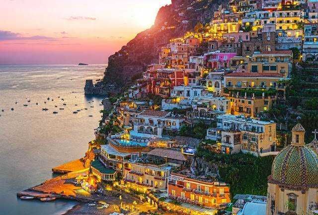 Positano, una delle città più antiche d'Italia Positano, una delle città più antiche d'Italia
