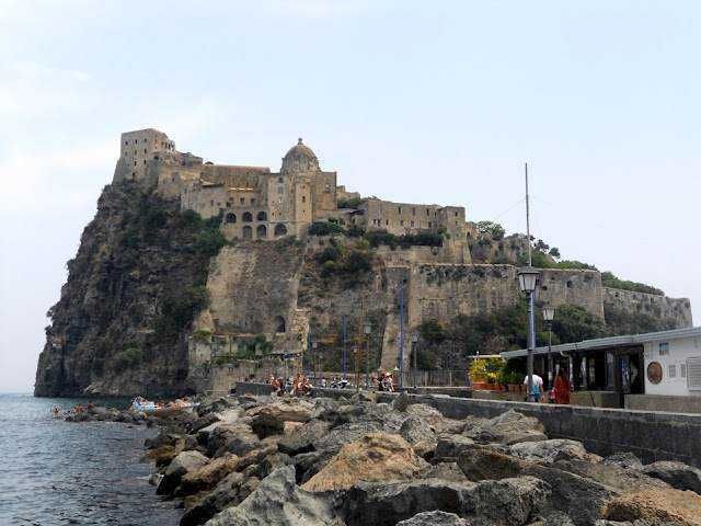 Tour sull'Isola d'Ischia, arcipelago isole Flegree 3 Isola d'Ischia, arcipelago isole Flegree
