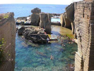 Santa Cesarea terme, 15 giorni immersi nel blu cobalto