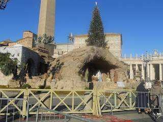 Natale a San Pietro con il presepe in piazza 3 Natale a San Pietro con il presepe in piazza