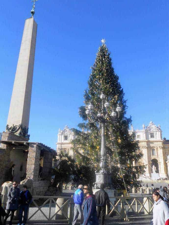 Natale a San Pietro con il presepe in piazza