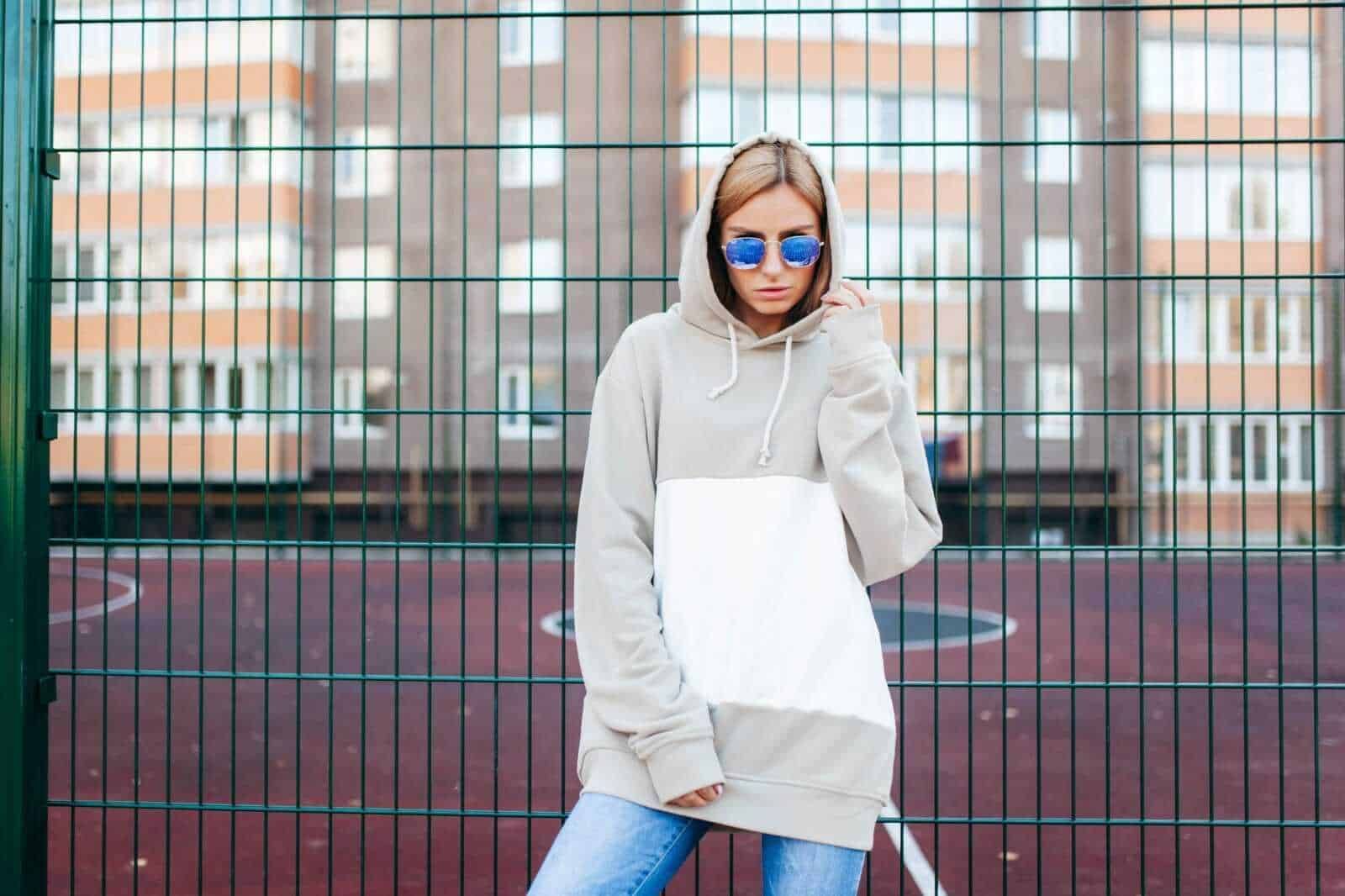 Moda invernale con lo stile skater trendy e comodo