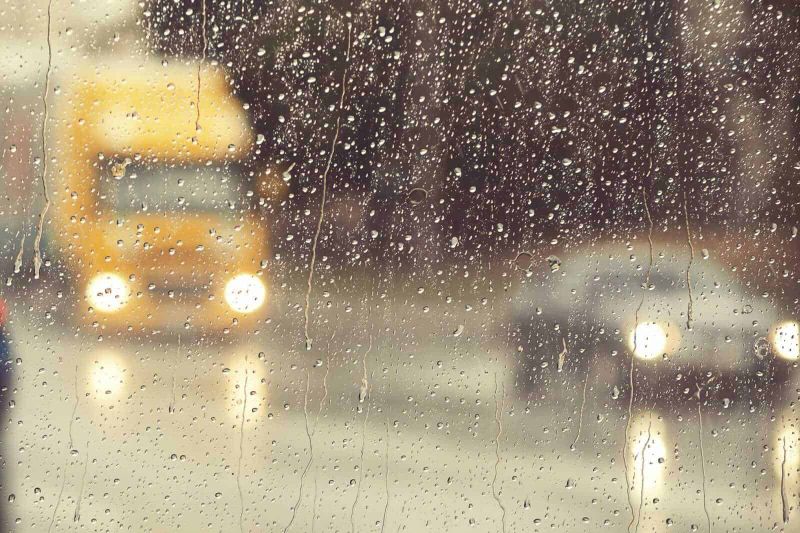 Auto: fari che si appannano, cause e rimedi veloci 2 Auto: fari che si appannano, cause e rimedi veloci