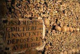 6 Castelli infestati sulla Loira in Francia 7 Catacombe di Parigi