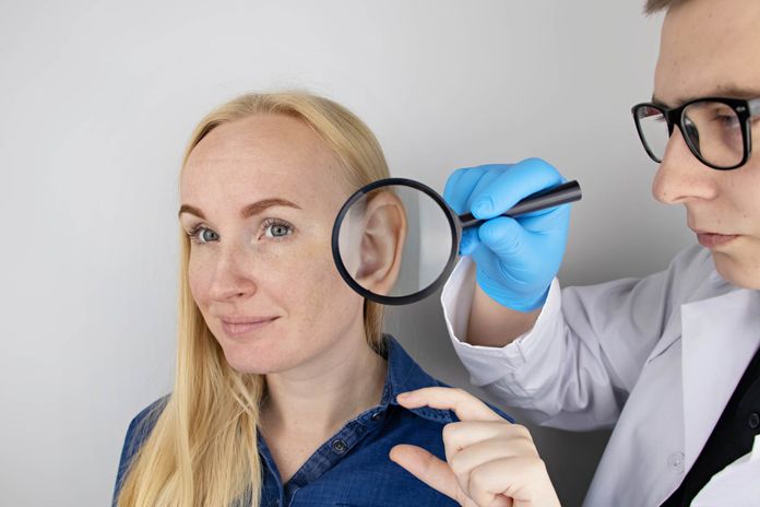 Otoplastica: chirurgia dell’orecchio - Correzione plastica flapping orecchie