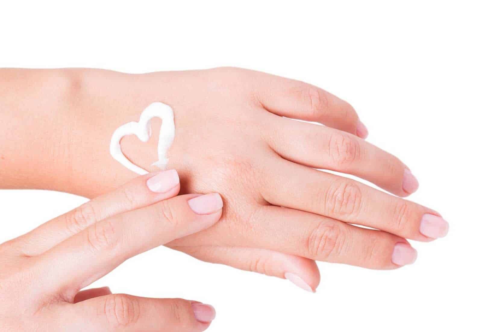 13 cosmetici dannosi pulizia pelle viso