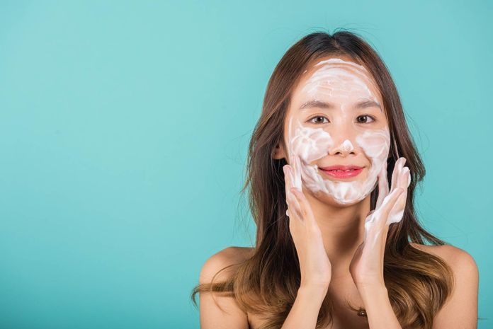 13 cosmetici dannosi pulizia pelle viso