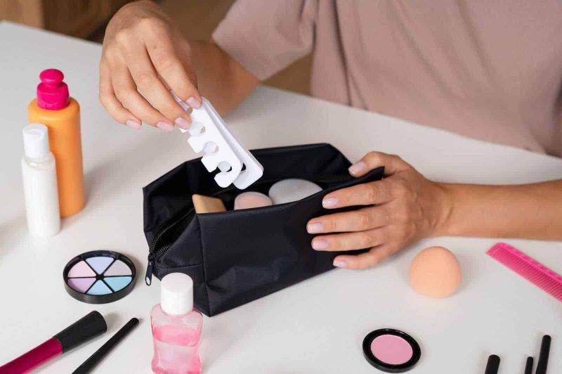 Come mantenere una pelle impeccabile anche in viaggio: consigli e prodotti multiuso per una pelle idratata e luminosa 3 Come mantenere una pelle impeccabile anche in viaggio: consigli e prodotti multiuso per una pelle idratata e luminosa