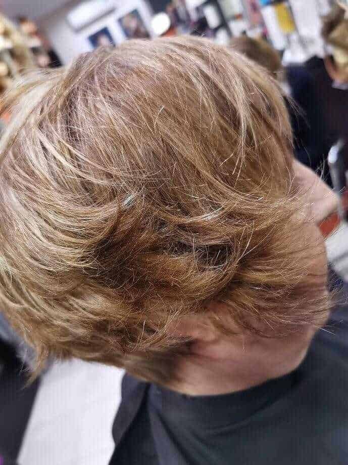 Caschetto corto obliquo donne over 60 anni