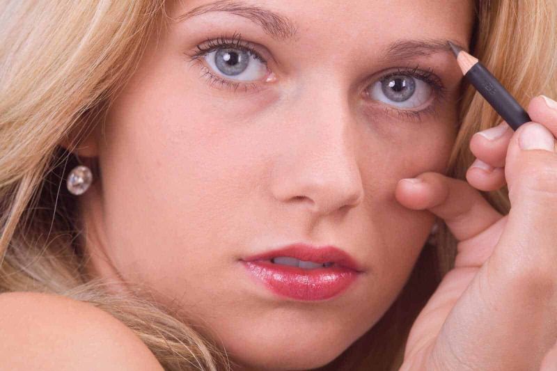 Sopracciglia perfette per uno sguardo fresco e giovane 2 Sopracciglia sempre ordinate