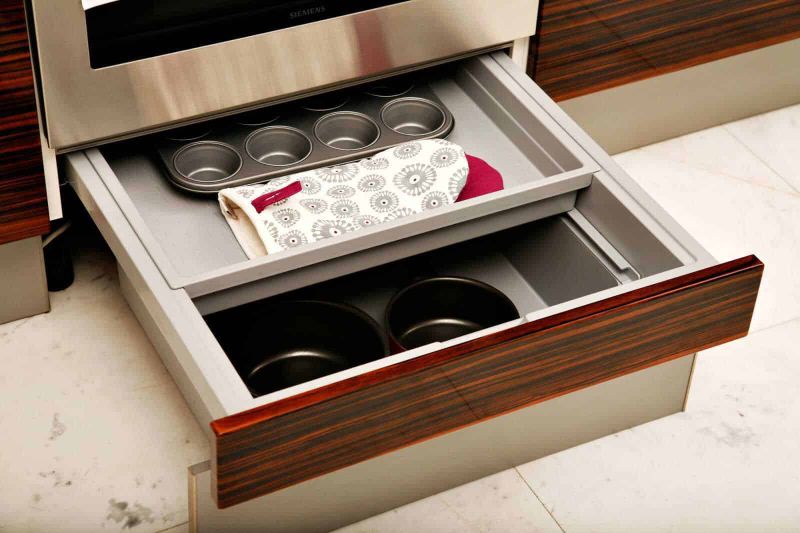 A cosa serve il cassetto sotto il forno? 4 usi 4 A cosa serve il cassetto sotto il forno? 4 usi