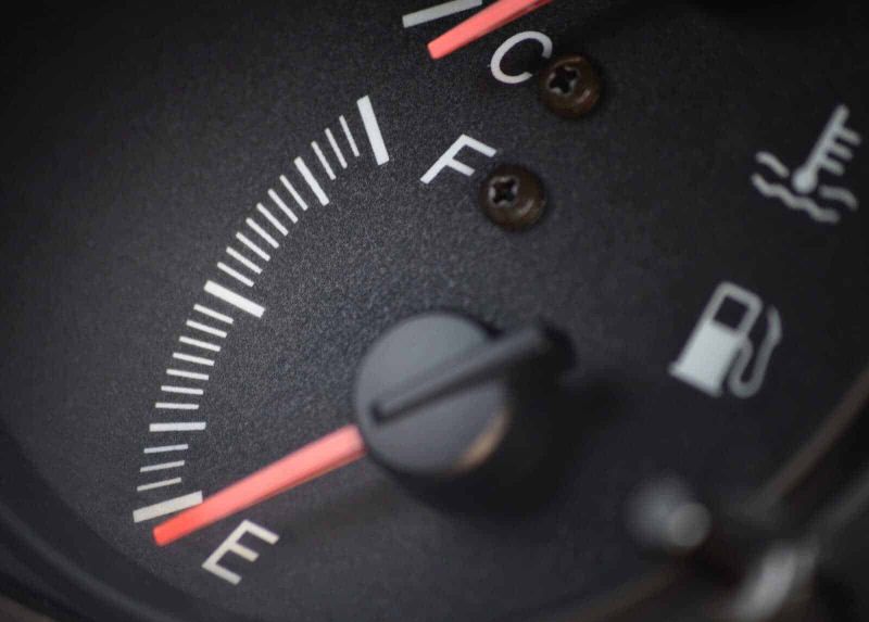 Serbatoio benzina auto in riserva, 6 consigli guida sicura 5 Serbatoio benzina auto in riserva, 6 consigli guida sicura