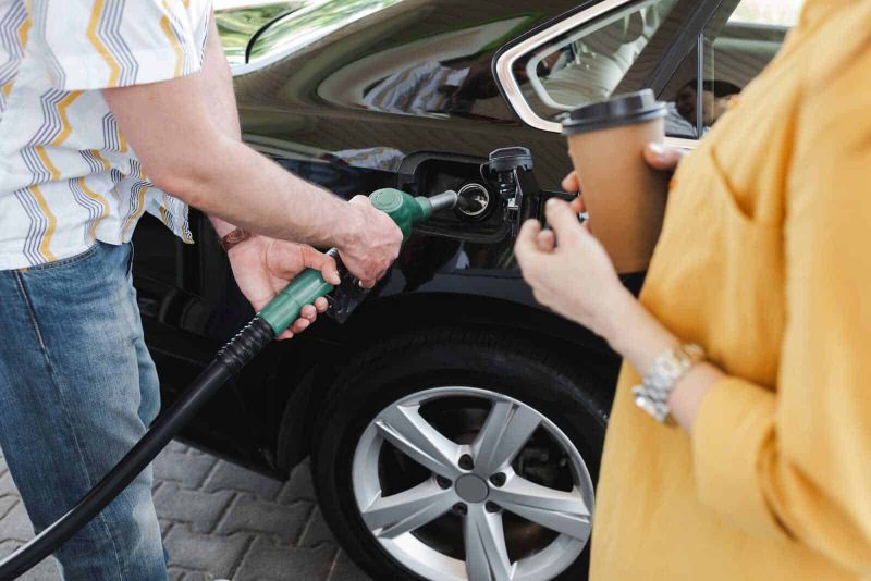 Serbatoio benzina auto in riserva, 6 consigli guida sicura 3 Serbatoio benzina auto in riserva, 6 consigli guida sicura