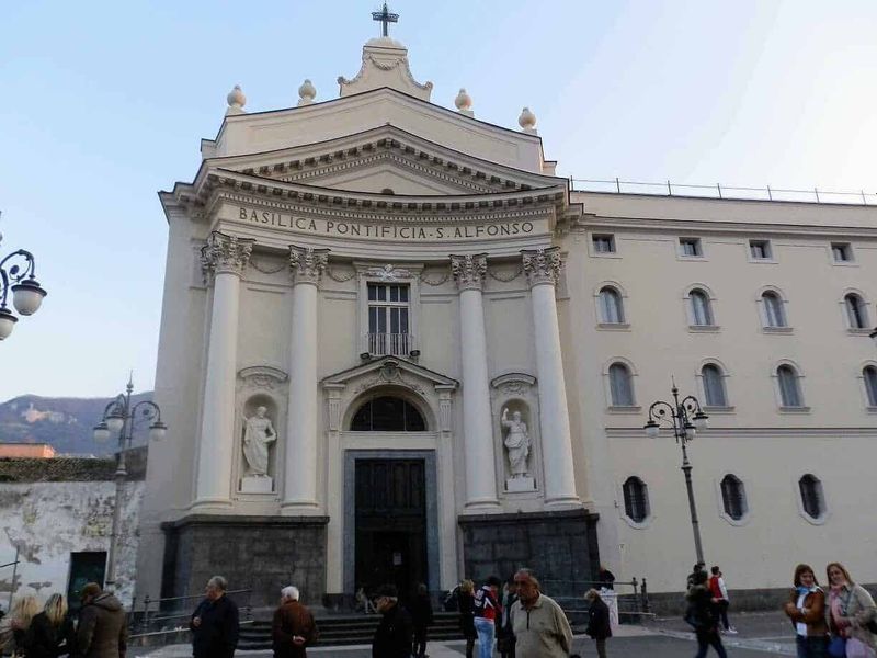 Storia di Pagani città: la patria di “Tu scendi dalle stelle” 4 Basilica di Sant'Alfonso Maria de' Liguori in stile barocco