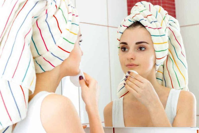 4 motivi per non detergere il viso la mattina 4 4 motivi per non detergere il viso la mattina