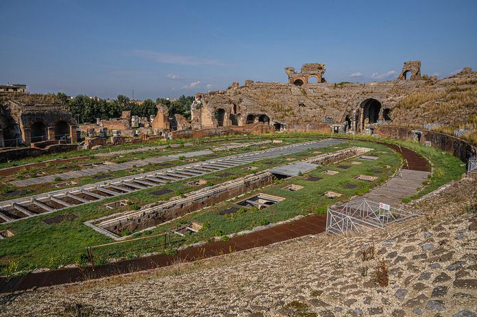 8 Anfiteatri romani in Campania famosi nel mondo