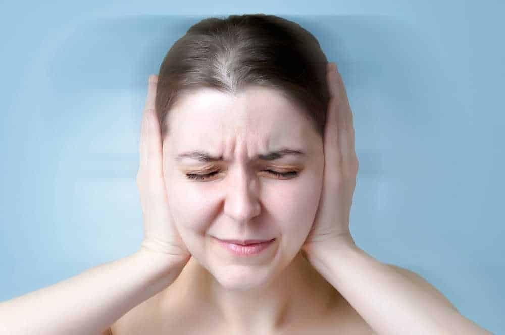 Rumore nelle orecchie, cause e cura acufene