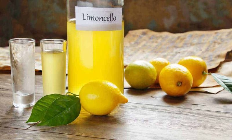Storia del Limoncello, liquore a base di limoni 2 Storia del Limoncello, liquore a base di limoni