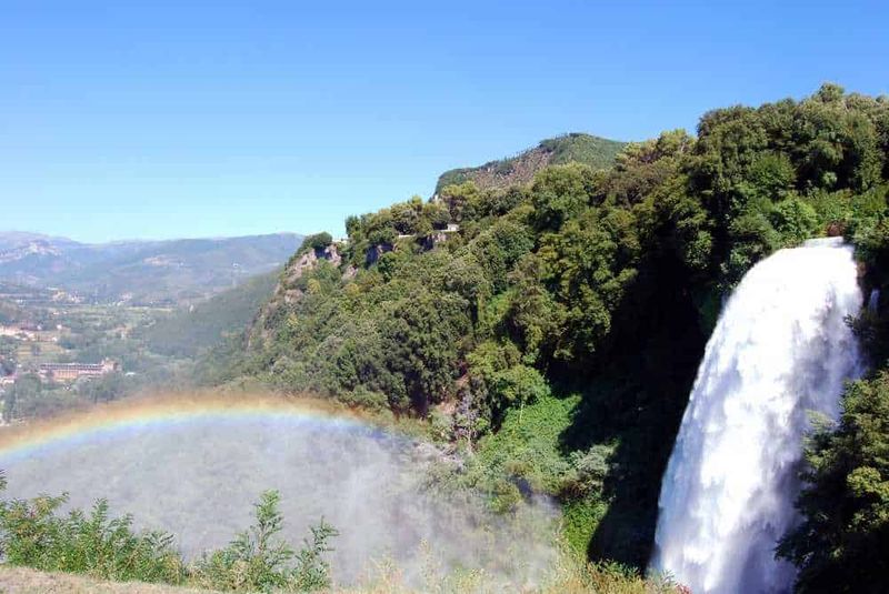 Cascata delle Marmore cosa vedere in Umbria: cascata artificiale 5 Il Balcone degli Innamorati: il punto panoramico più suggestivo