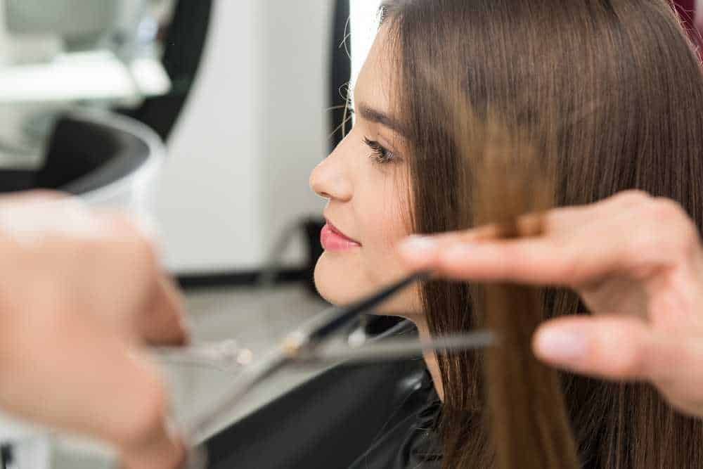 Ogni quanto andare dal parrucchiere per mantenere capelli sani e curati