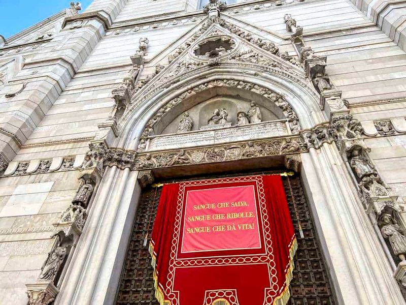 San Gennaro miracolo del sangue: tradizioni 3 Santuario di San Gennaro a Napoli