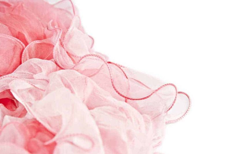 Come avvolgere un pacco regalo con foulard 3 Sciarpa di seta rosa