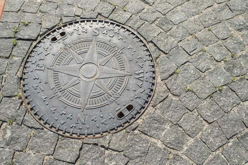 Perché tutti i tombini sono rotondi? La spiegazione fisica e storica 3 Perché tutti i tombini sono rotondi?