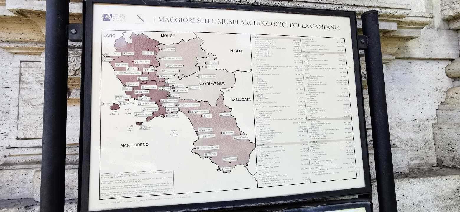 Site archeologici della Campania, mappa dei principali musei archeologici e siti storici della regione, con elenco dettagliato dei luoghi di interesse storico e culturale.