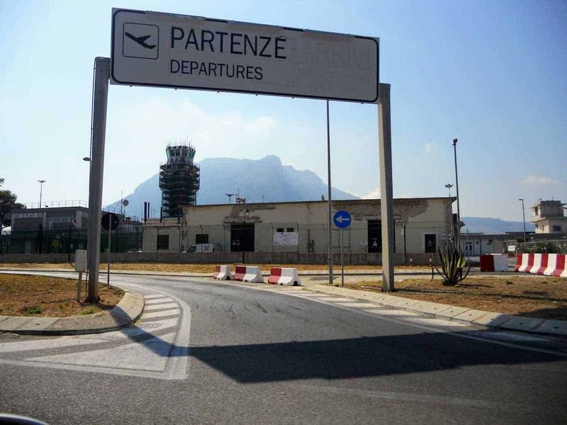 Monumento alla Strage di Capaci: Storia e Simbolismo 2 Come arrivare dall'aeroporto di Palermo al Monumento