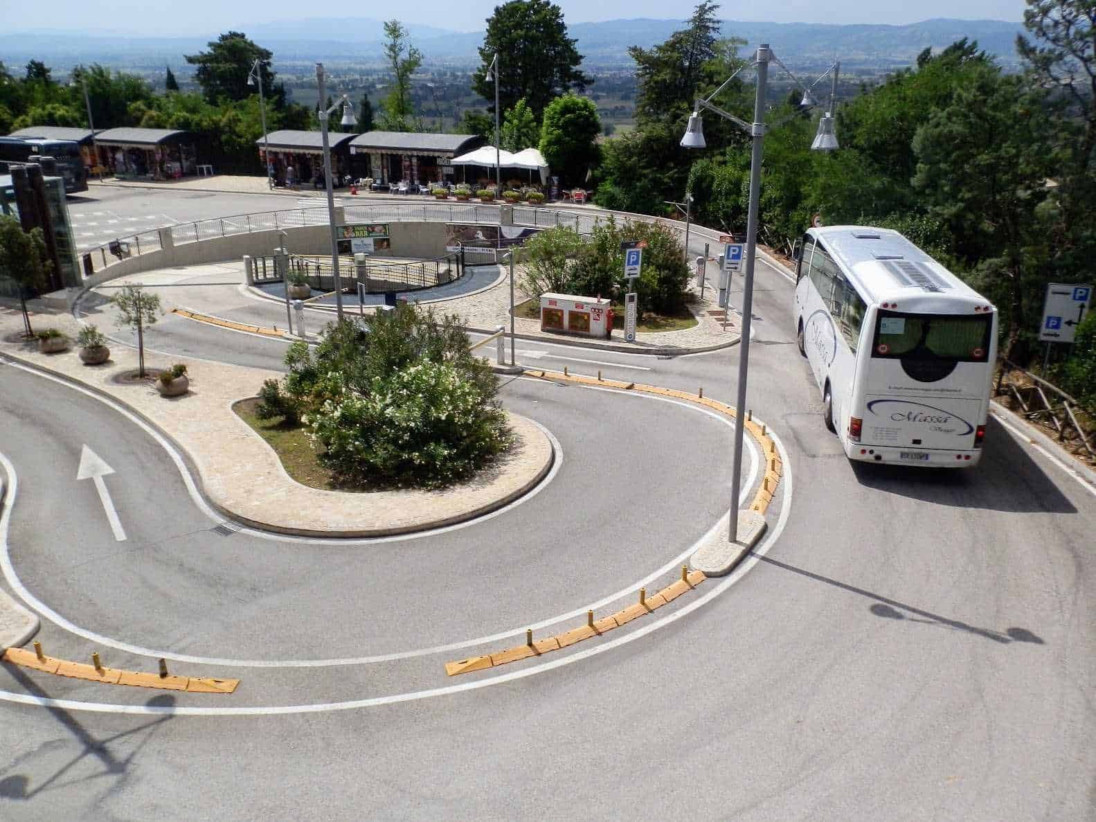 Rotatoria entrata Assisi 