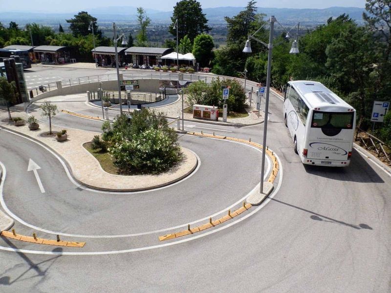Assisi cosa vedere: itinerario tra arte e patrimonio UNESCO (2026) 3 Rotatoria entrata Assisi