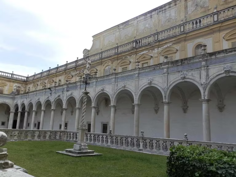 Certosa San Martino Napoli: Cosa vedere e curiosità 9 La scala elicoidale e le antiche celle