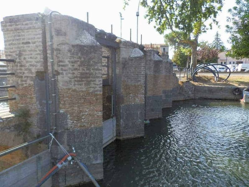 Marta (VT): cosa vedere, dove si trova e Fiume Marta | Lago di Bolsena 8 Antica chiusa in pietra sul lungolago di Marta