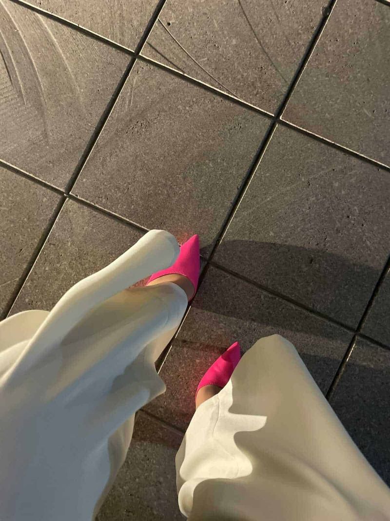 Come abbinare i pantaloni baggy: idee e consigli per ogni look 6 look estivo con pantaloni baggy