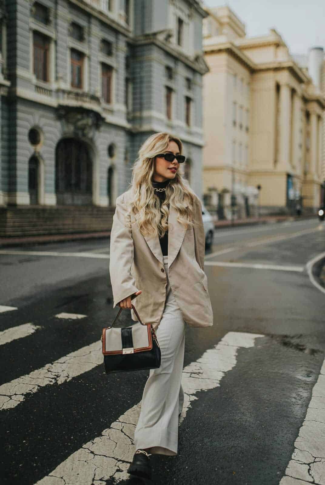 pantaloni baggy eleganti con blazer