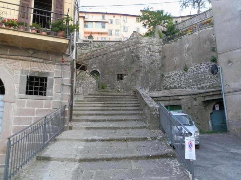 Soriano nel Cimino cosa fare in 8 siti 15 scale antiche con edifici storici nel centro storico