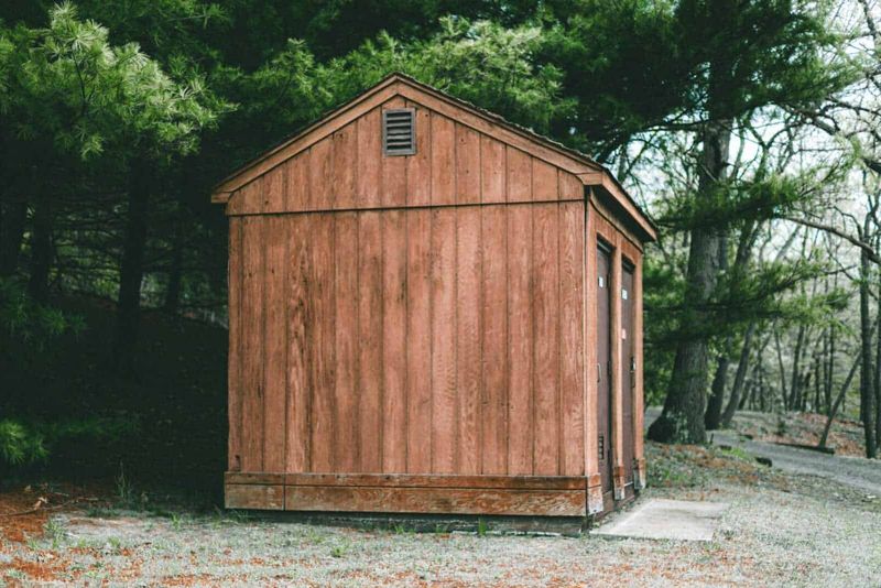 Perché scegliere un garage in legno: vantaggi, stili e consigli utili 2 Garage prefabbricati in legno: Perché scegliere un garage in legno: vantaggi, stili e consigli utili