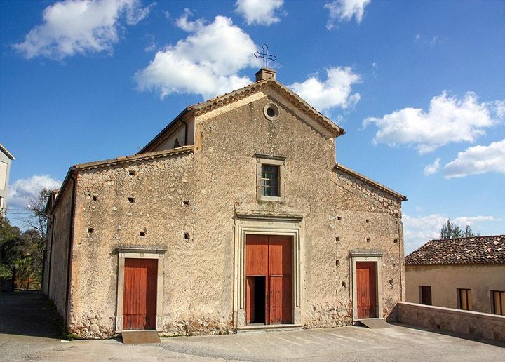 Cosa sono gli ex voto in cera anatomici 7 Finestra e portali del Santuario di Riace (Calabria)