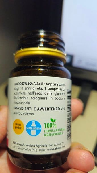 Integratore naturale senza glutine e lattosio, con ingredienti biodegradabili, indicato per adulti e bambini, per supportare la salute digestiva quotidiana, componente ecocompatibile e sicuro.